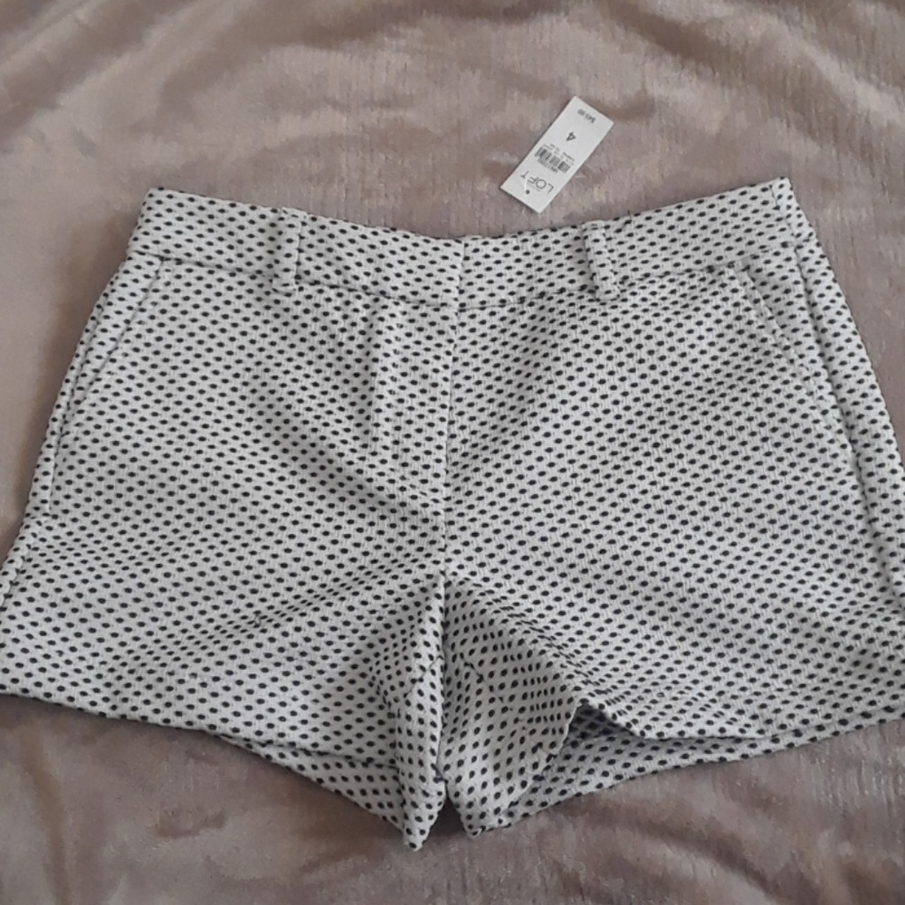 NWT Ann taylor short sz 4